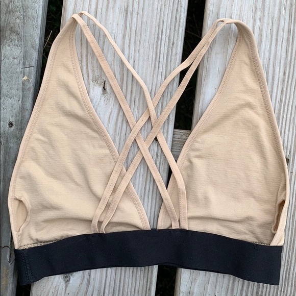 🌸 Cute bralette 🌸 - Picture 2 of 4